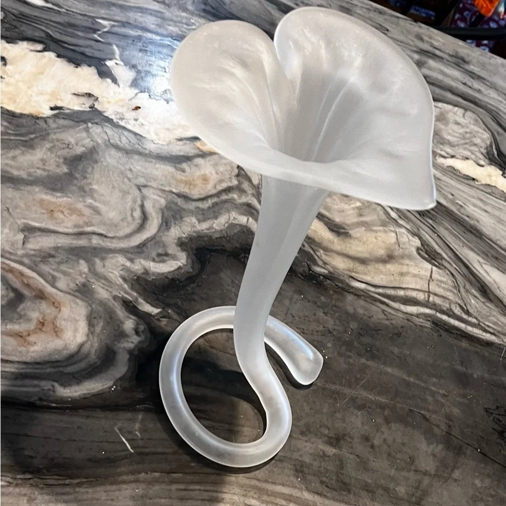 Jack In The Pulpit Trumpet Tulip Vase Frosted White Art Glass 11”